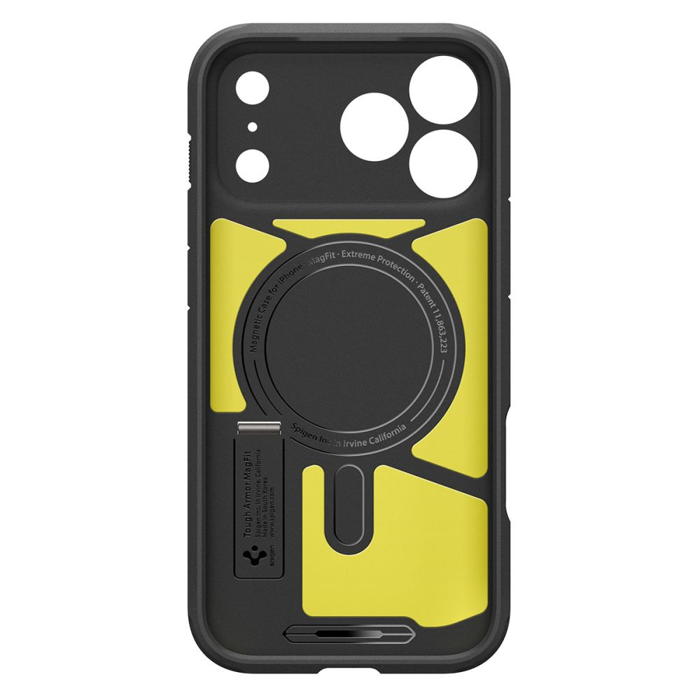 Wnętrze etui Spigen z widocznym pierścieniem MagSafe